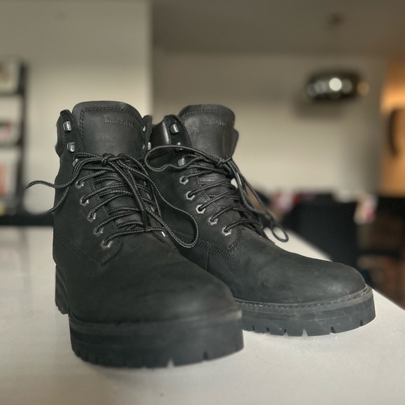 All black Timberland A27ZS Boots. - Picture 3 of 5